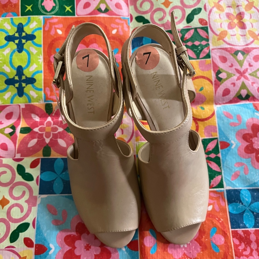 NWT NINE WEST INFUSION LEATHER PUMPS